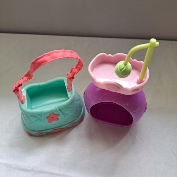Littlest Pet Shop Blue & Pink Pet Carrier Purse Accessory &PURPLE PINK CAT TOWER - Picture 2 of 10
